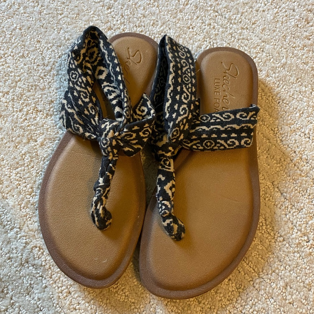 Skechers Luxe Foam Sandals